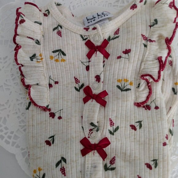 Nicole Miller 0/3 mths onesie sleeper - Picture 1 of 4